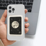 جا کارتی مگ سیف دار مدل WALLET MAGSAFE چرم طرح ماه و آسمان سفید - تصویر 2